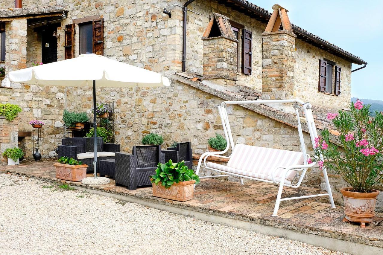 Bed and Breakfast Casale Le Orme Todi Exterior foto
